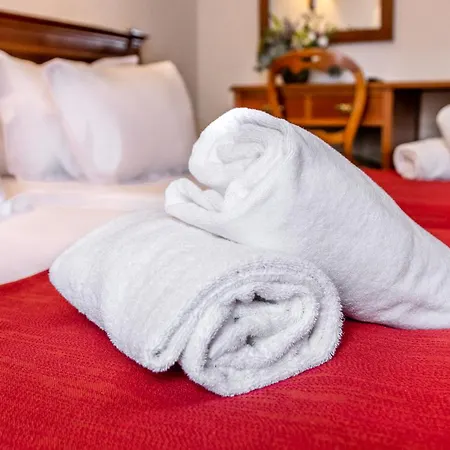 Reina Cristina Hotel 3*