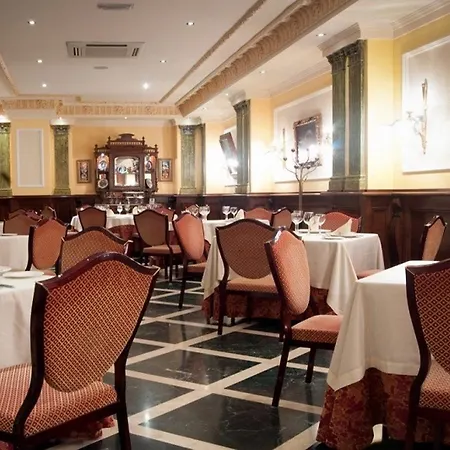 Reina Cristina Hotel