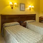 Reina Cristina Hotel