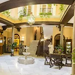 Reina Cristina Hotel