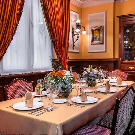 酒店 Reina Cristina