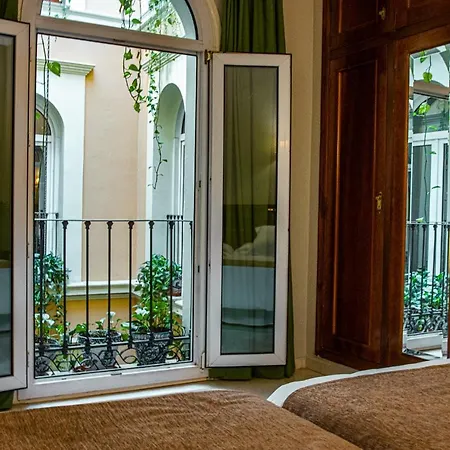 Reina Cristina Hotel