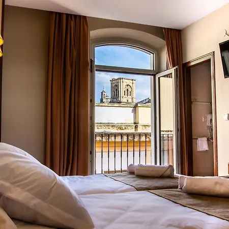 Hotel Reina Cristina 3*