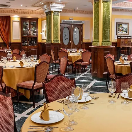 Reina Cristina 酒店 3*