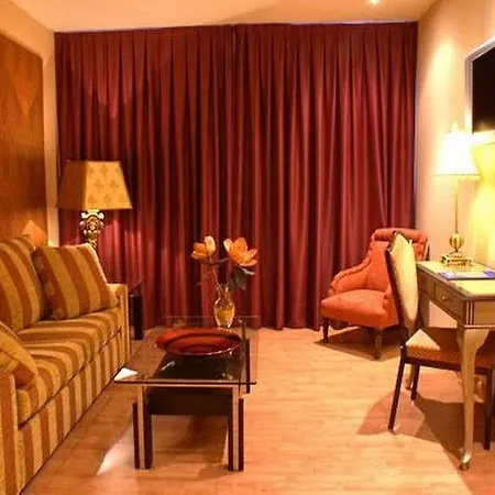 Hotel Reina Cristina 3*