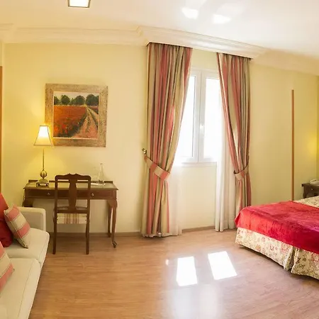 Reina Cristina Hotel