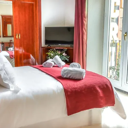 Reina Cristina Hotel