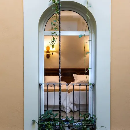 Reina Cristina Hotel